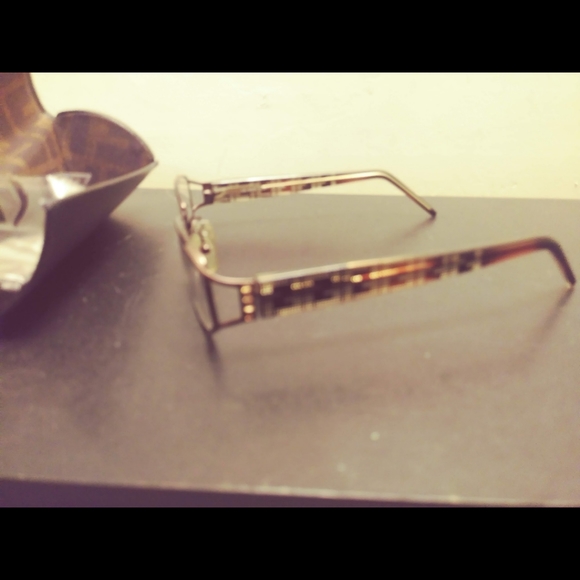 Fendi (Authentic) - Picture 2 of 3